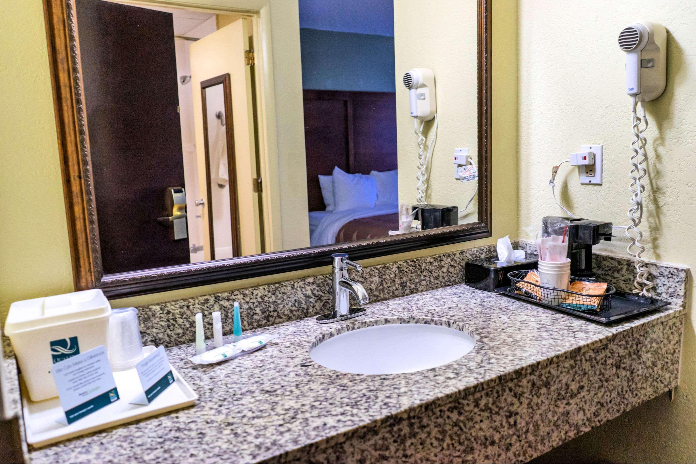 Quality Inn Whiteville North Kültér fotó